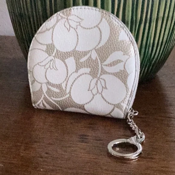 Kate Spade Larchmont Avenue Breezy Floral Wallet with Attached Key Chain - Picture 2 of 7